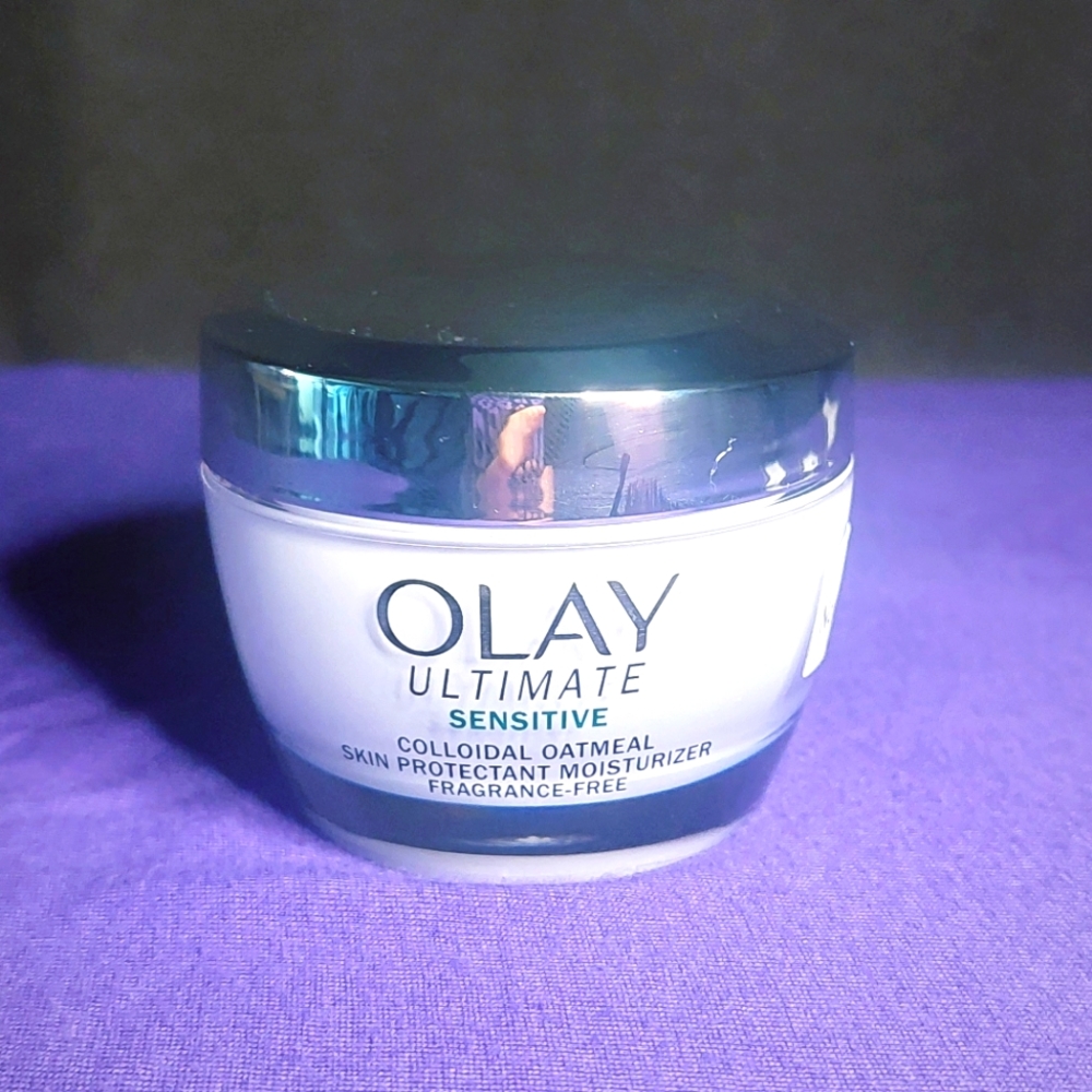 Olay Ultimate Sensitive Colloidal Oatmeal Skin Protectant Moisturizer
